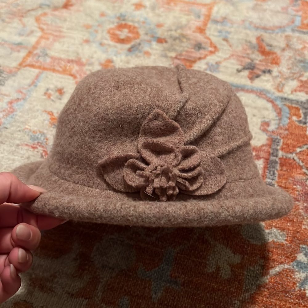 Adora Flower wool hat   - Picture 4 of 7